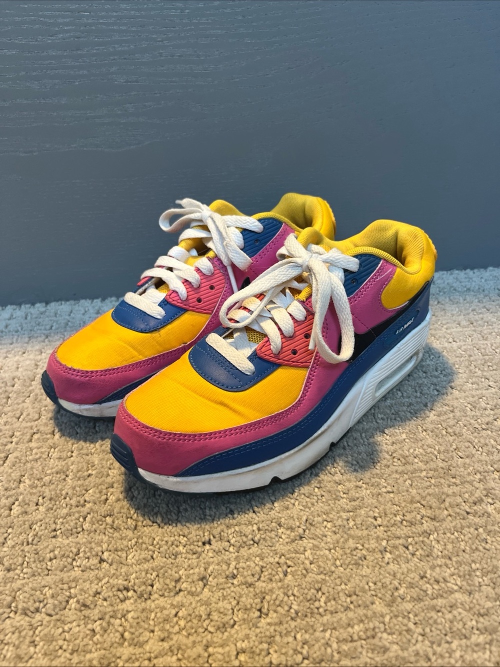 Nike Air Max 90 GS Multicolor. Youth Size 4.5